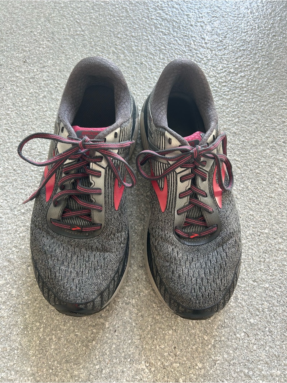 Brooks Adrenaline GTS 18 Women’s Athletic Sneakers Size 10.5
